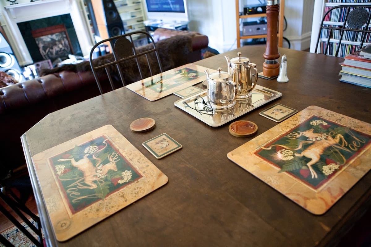 Elegant Victorian Flat in Haight - Photo 3