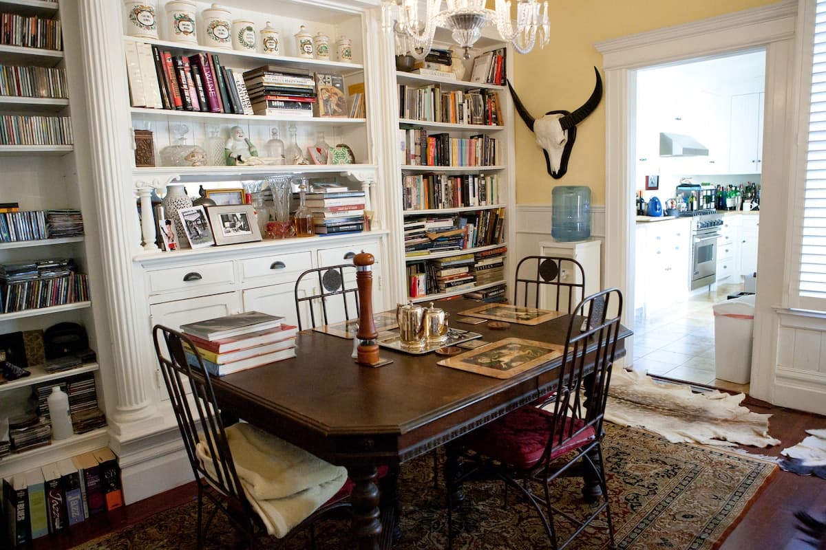 Elegant Victorian Flat in Haight - Photo 1