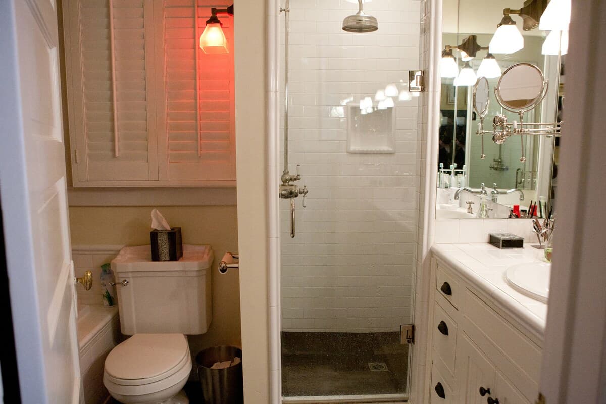 Elegant Victorian Flat in Haight - Photo 13