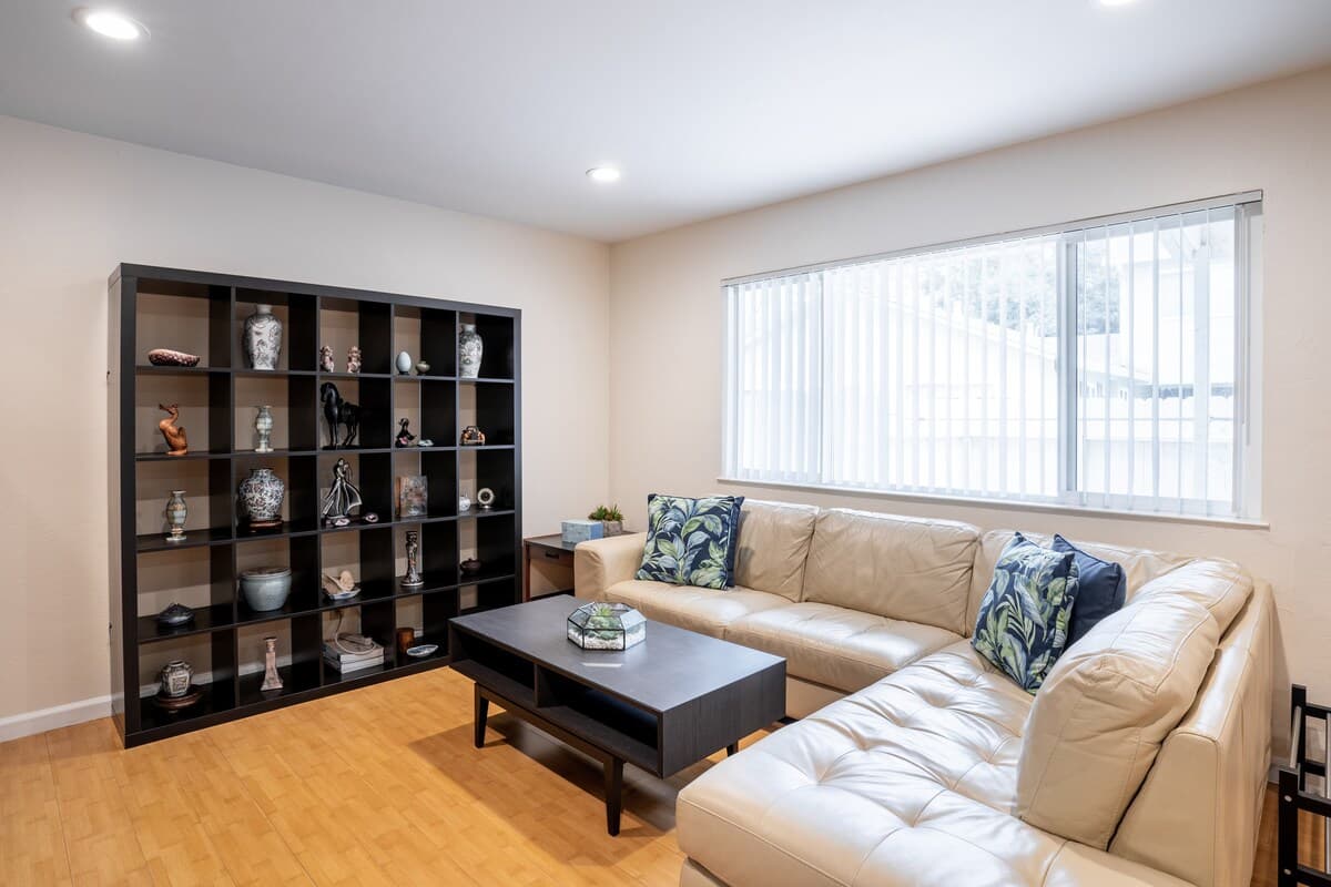 Renovated 2 BR Apt Near Mountain View Downtown - Image 39