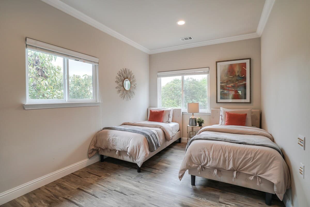 Home in Mountain View · ★4.79 · 3 bedrooms · 4 beds · 2.5 baths - Image 28