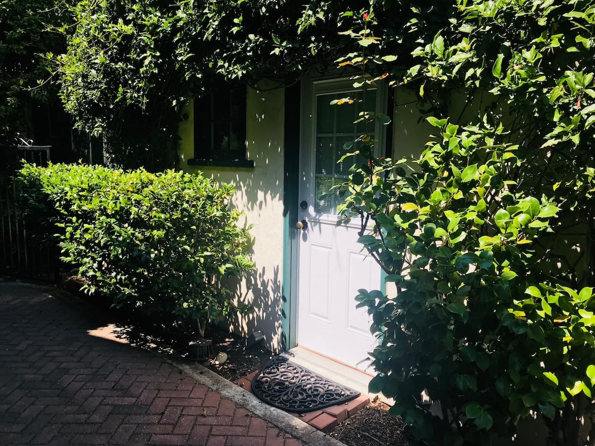 Guesthouse in Menlo Park · ★4.91 · 2 bedrooms · 2 beds · 1 bath - Image 33