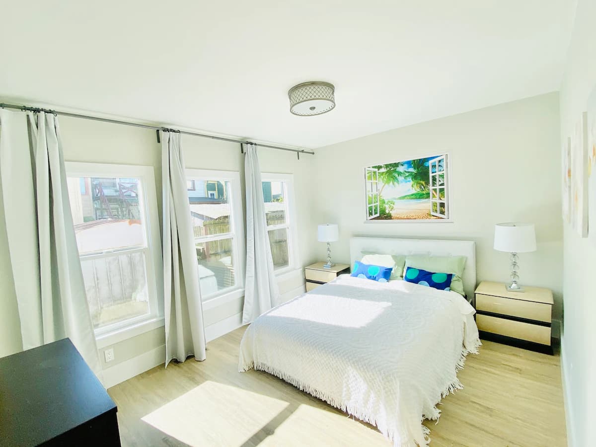 Home in Daly City · ★4.88 · 5 bedrooms · 8 beds · 2 baths - Image 39