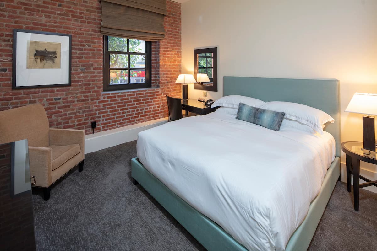 Fairmont-Managed Bayfront with Butler Service - Photo 8