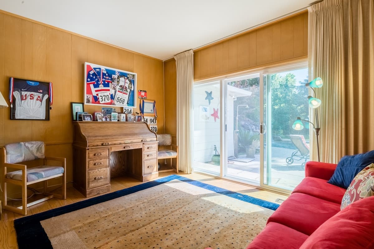 Home in Menlo Park · ★4.91 · 4 bedrooms · 5 beds · 2.5 baths - Image 15