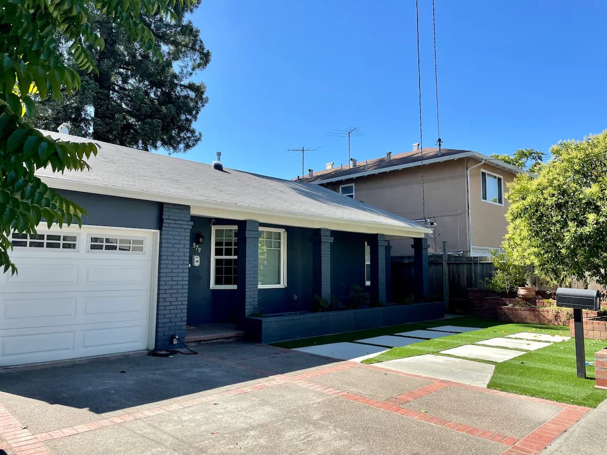 Home in Mountain View · ★4.79 · 3 bedrooms · 4 beds · 2 baths - Image 1
