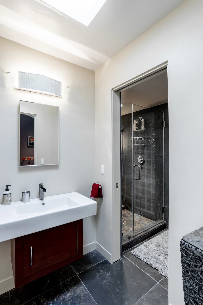 Guesthouse in Palo Alto · ★5.0 · 2 bedrooms · 2 beds · 1.5 baths - Image 26