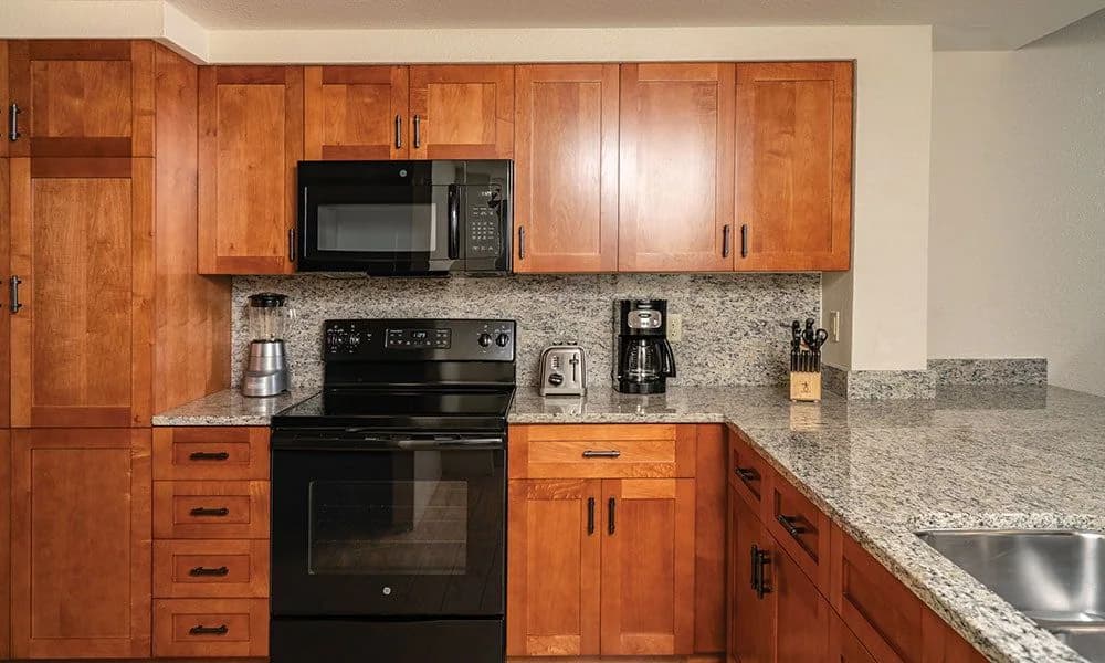 Condo in Kailua-Kona · ★4.5 · 2 bedrooms · 4 beds · 2 shared baths - Image 11