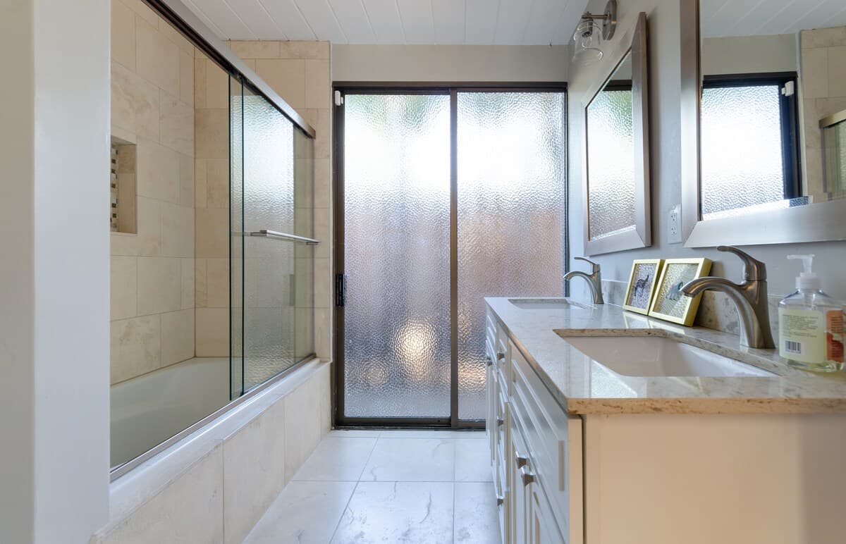 Home in Palo Alto · ★5.0 · 5 bedrooms · 6 beds · 3 baths - Image 28
