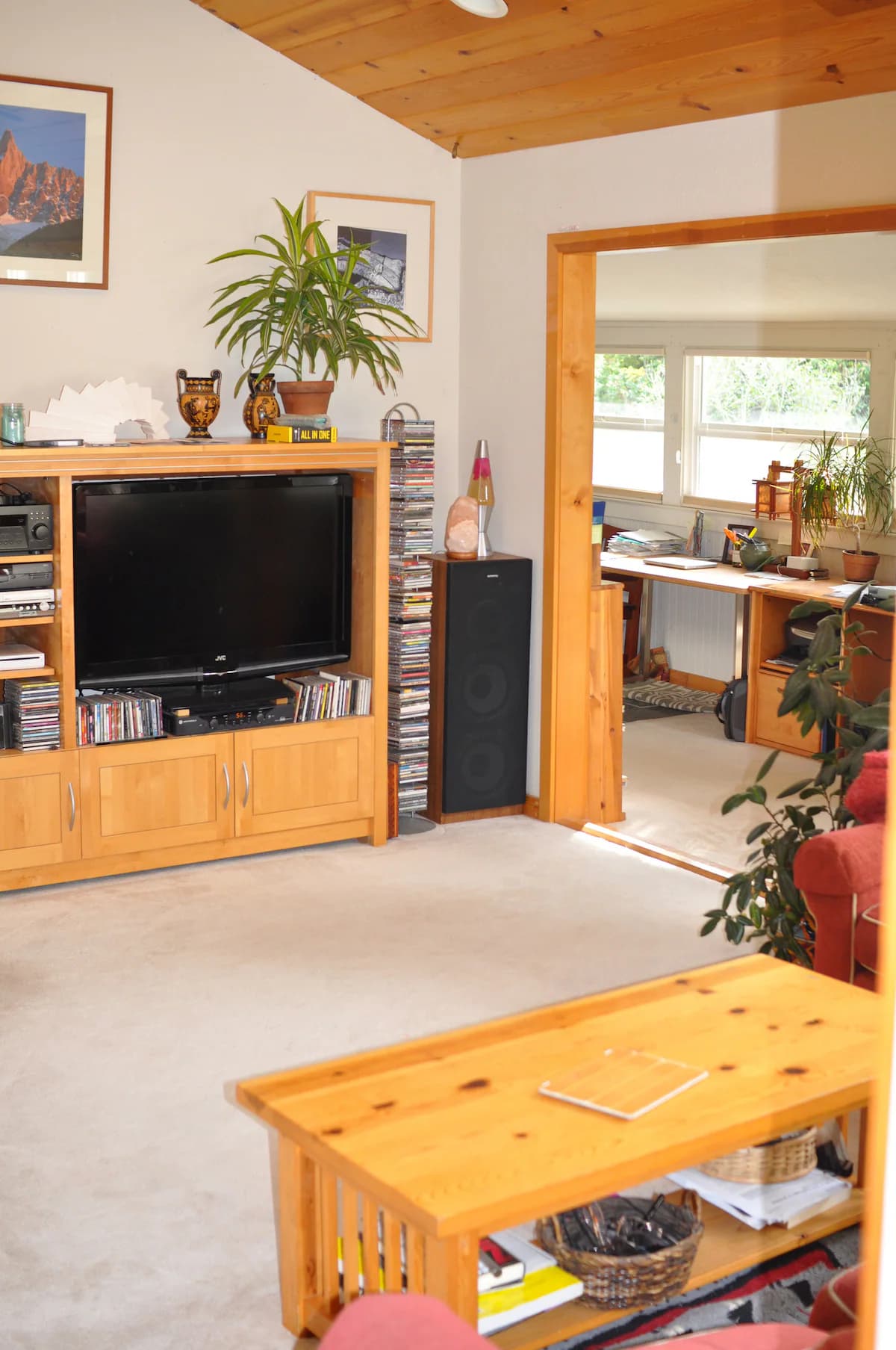 Home in Palo Alto · ★4.89 · 4 bedrooms · 4 beds · 2 baths - Image 1