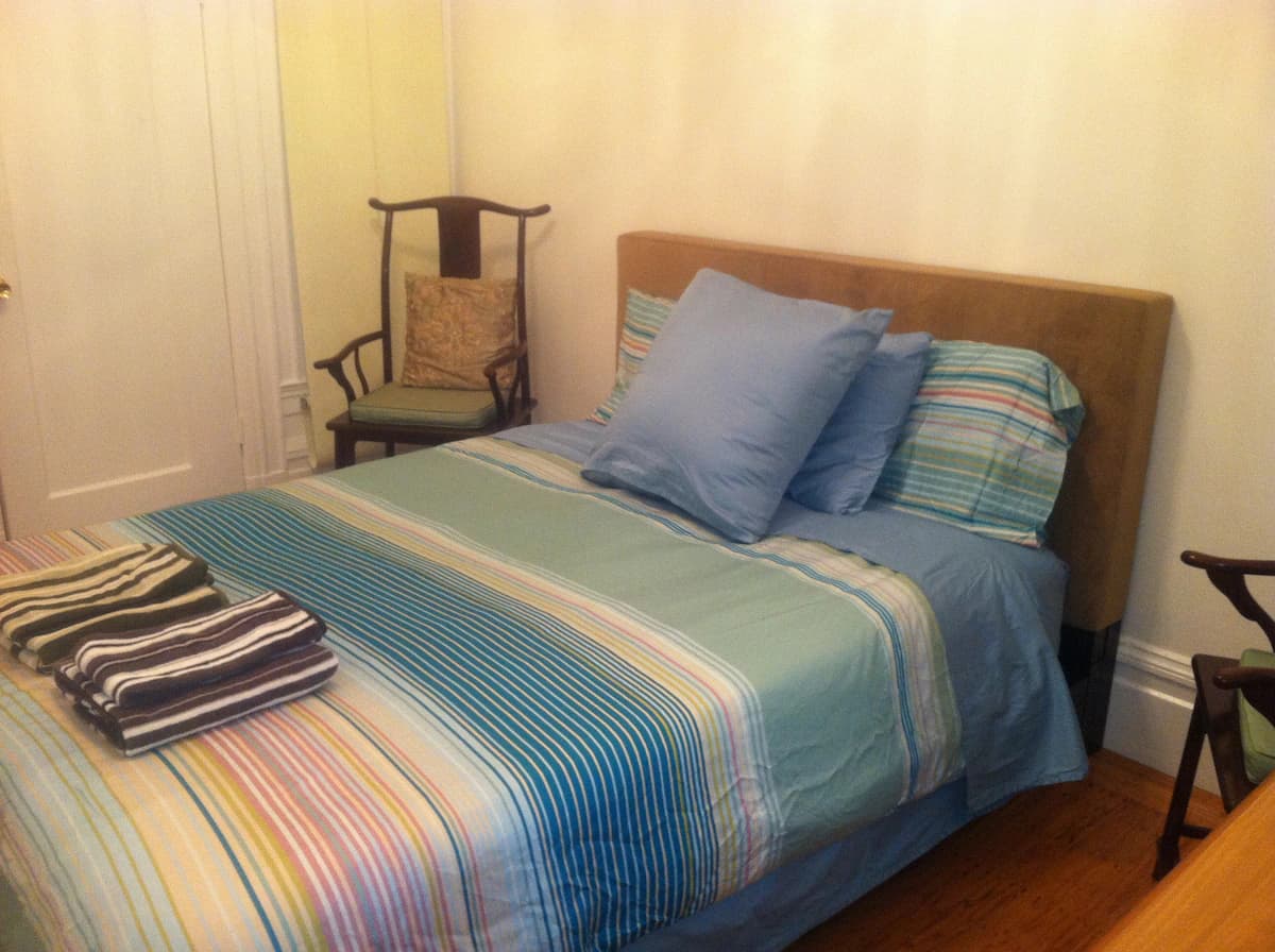 Elegant Victorian in Pacific Heights w/ Garden - Photo 19