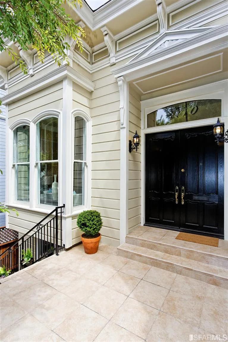 Elegant Victorian in Pacific Heights w/ Garden - Photo 23