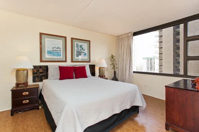 Condo in Honolulu · ★4.55 · 1 bedroom · 2 beds · 1 bath - Image 6
