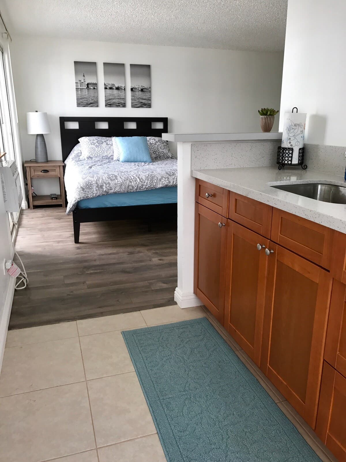 Lovely & Clean Unit | Minutes to Waikiki Beach - Image 17