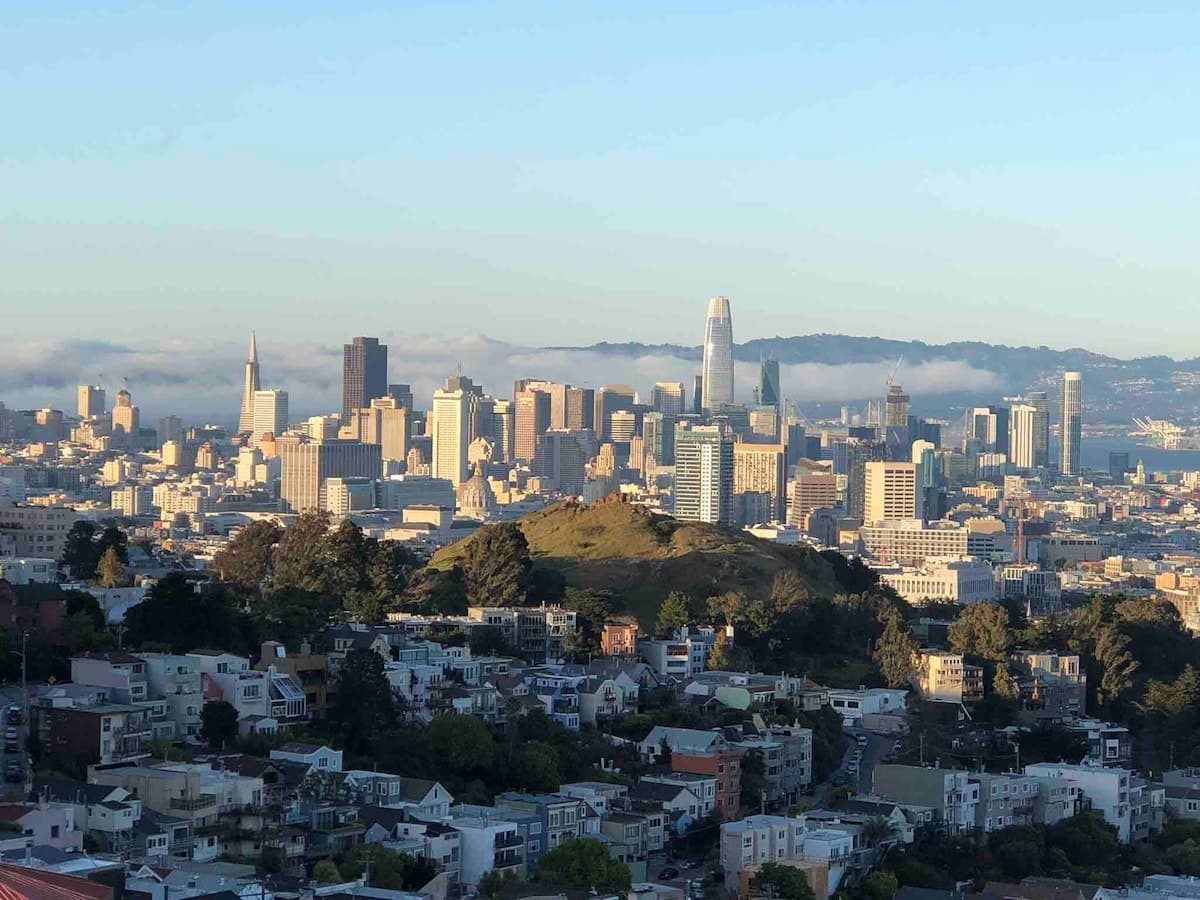 Villa in San Francisco · ★4.95 · 5 bedrooms · 6 beds · 3 baths - Image 49