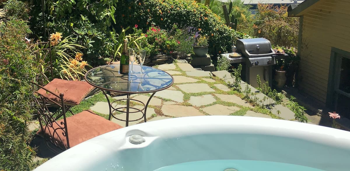 Mid-Century Modern Home with Hot Tub & Garden - Photo 1