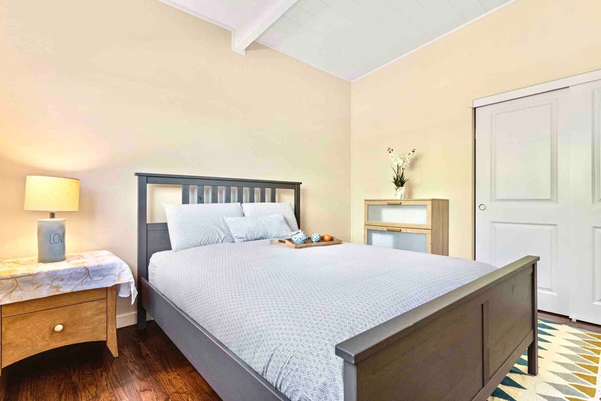 Home in Menlo Park · ★4.81 · 4 bedrooms · 7 beds · 2 baths - Image 23
