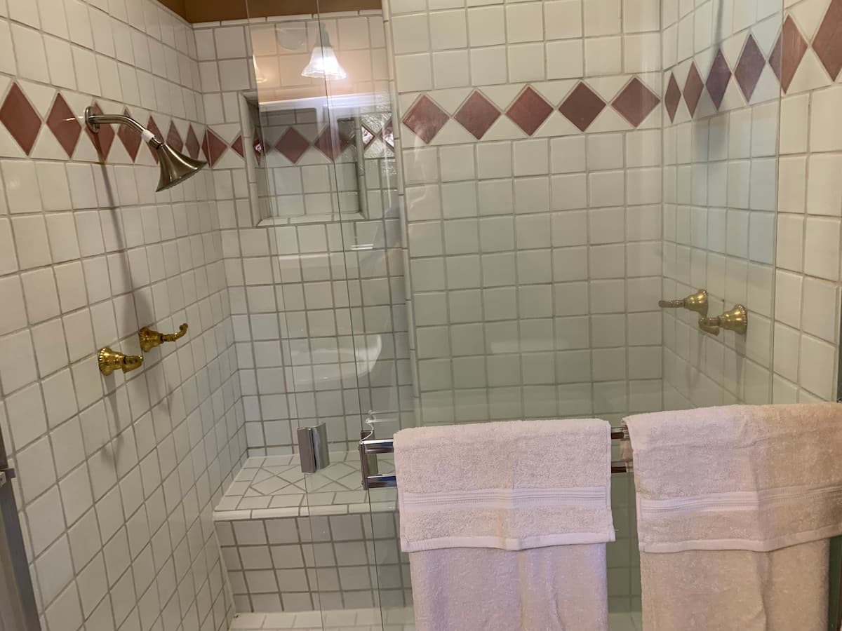 Guesthouse in Los Altos · 2 bedrooms · 2 beds · 2 baths - Image 19