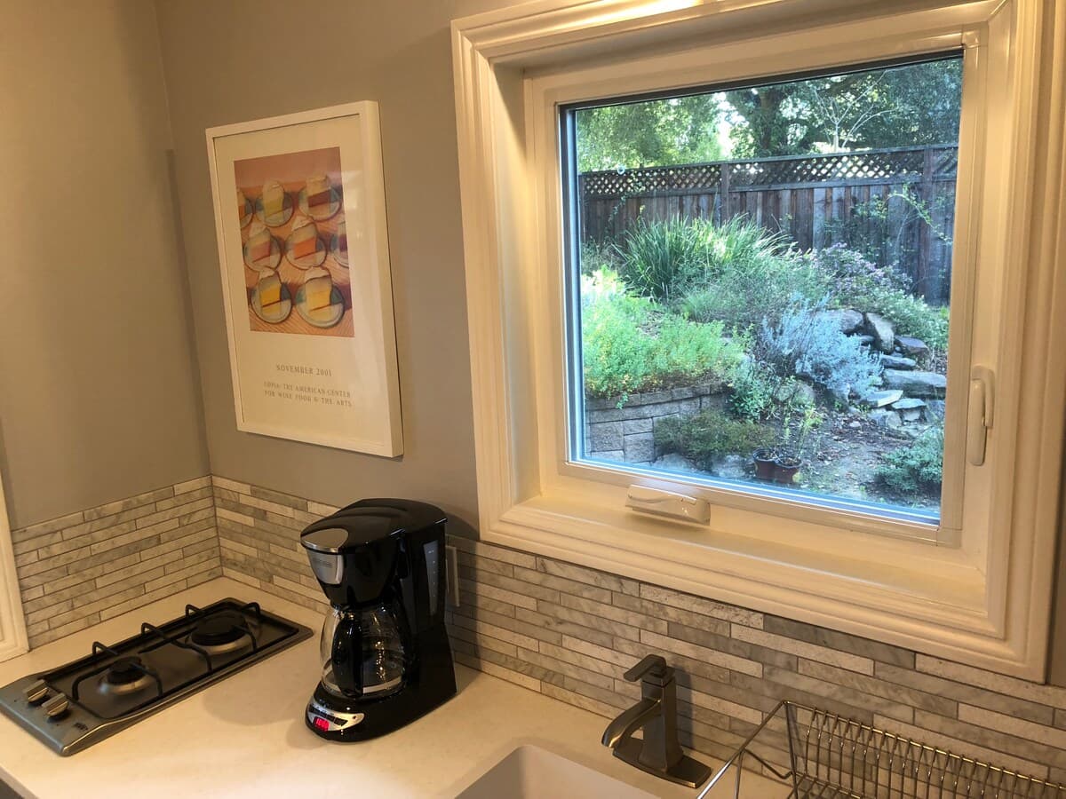 Guesthouse in Menlo Park · ★5.0 · Studio · 1 bed · 1 bath - Image 10