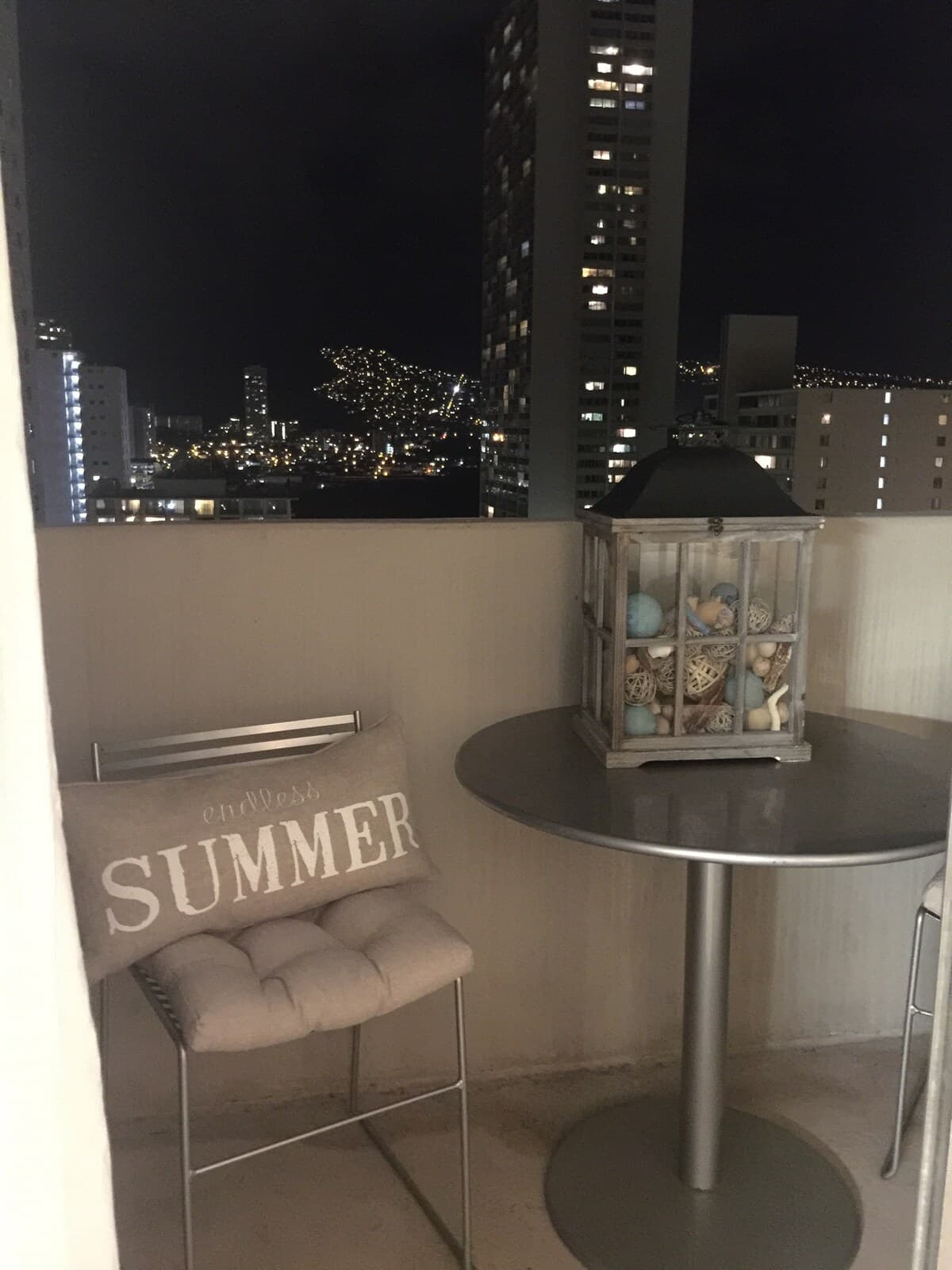 Condo in Honolulu · ★4.79 · Studio · 1 bed · 1 shared bath - Image 15