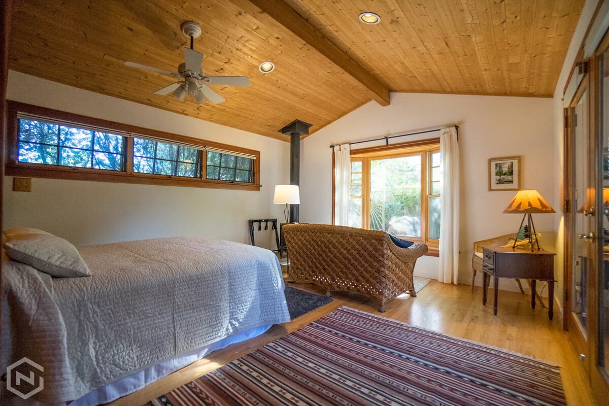 Home in Palo Alto · ★4.93 · 4 bedrooms · 4 beds · 3 baths - Image 22