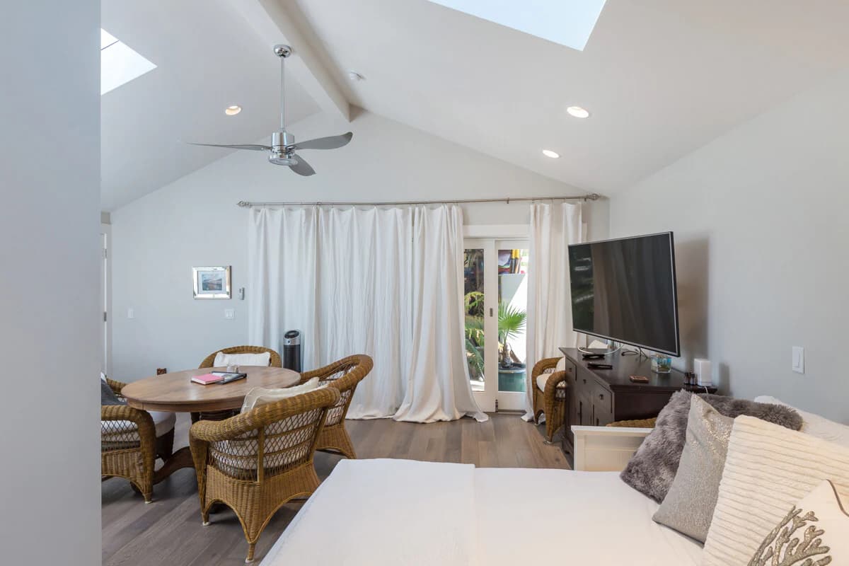 Guesthouse in Mountain View · ★4.94 · Studio · 2 beds · 1 bath - Image 2