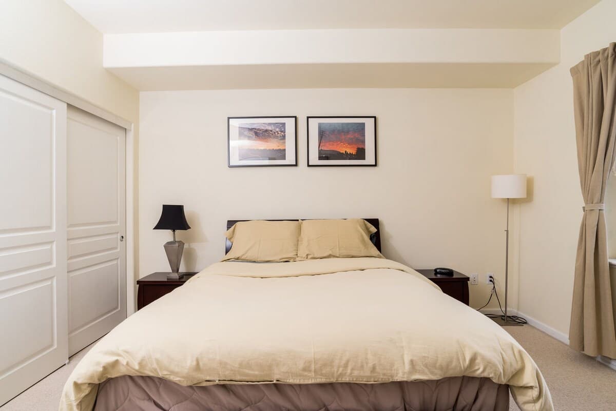 Condo in Palo Alto · ★4.86 · 2 bedrooms · 2 beds · 2 baths - Image 10