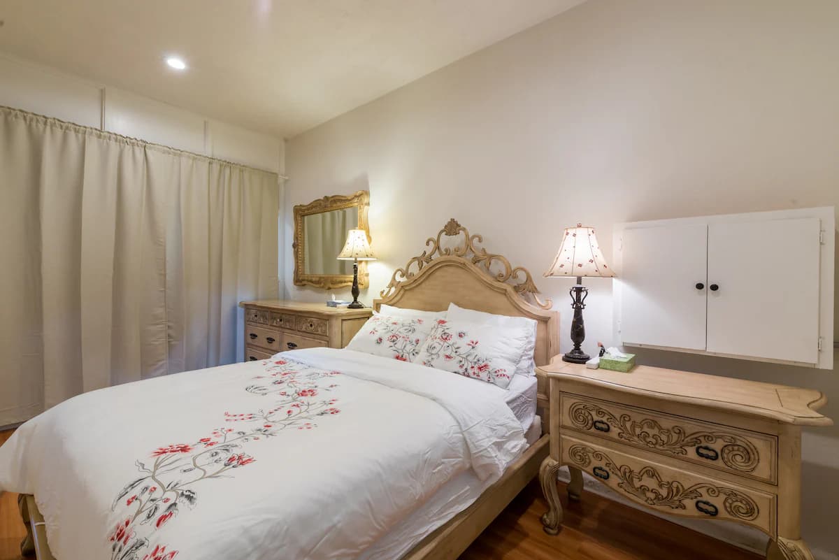 Guesthouse in Menlo Park · ★4.85 · 2 bedrooms · 4 beds · 1 bath - Image 1