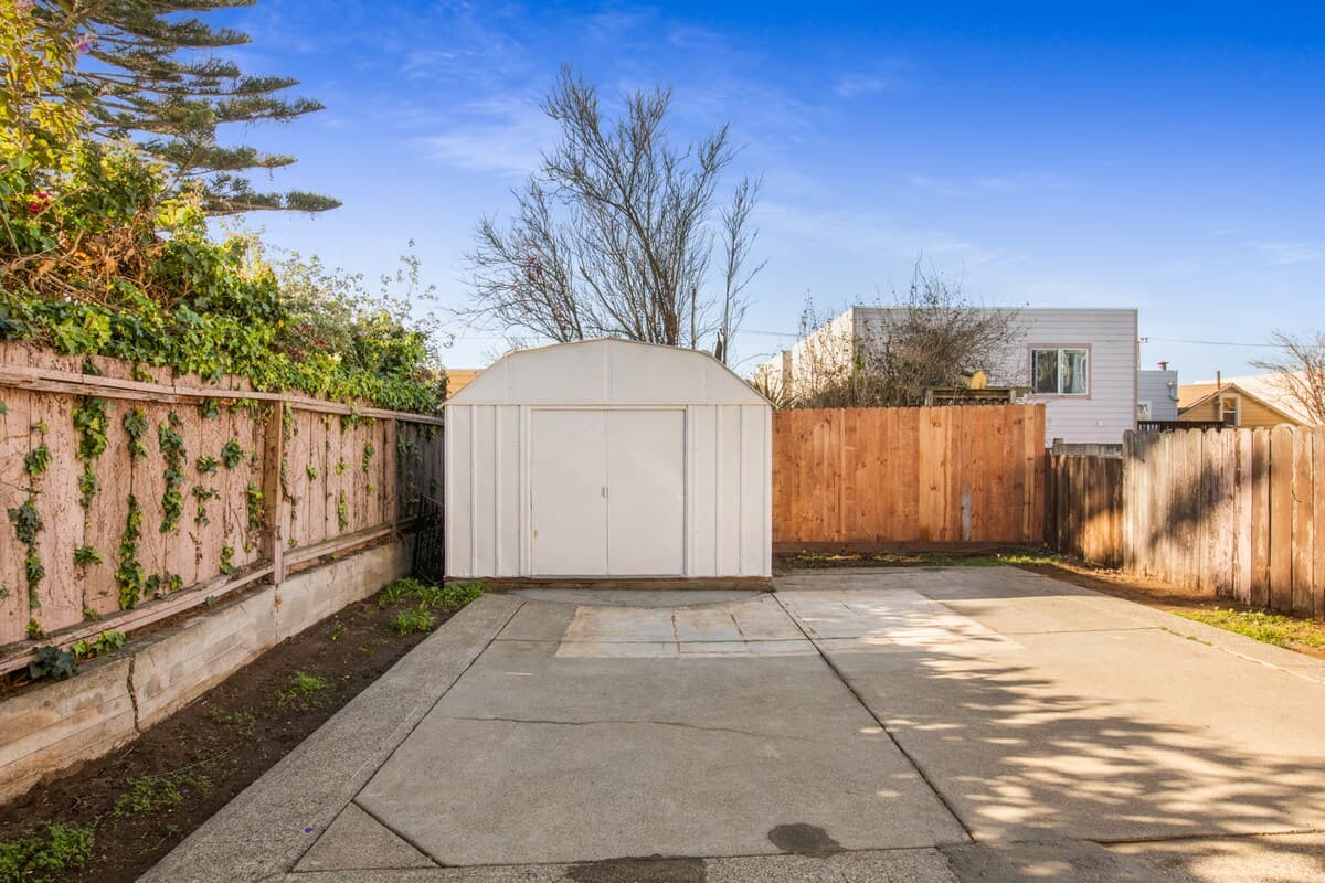 Home in Daly City · ★4.98 · 5 bedrooms · 7 beds · 5 baths - Image 33