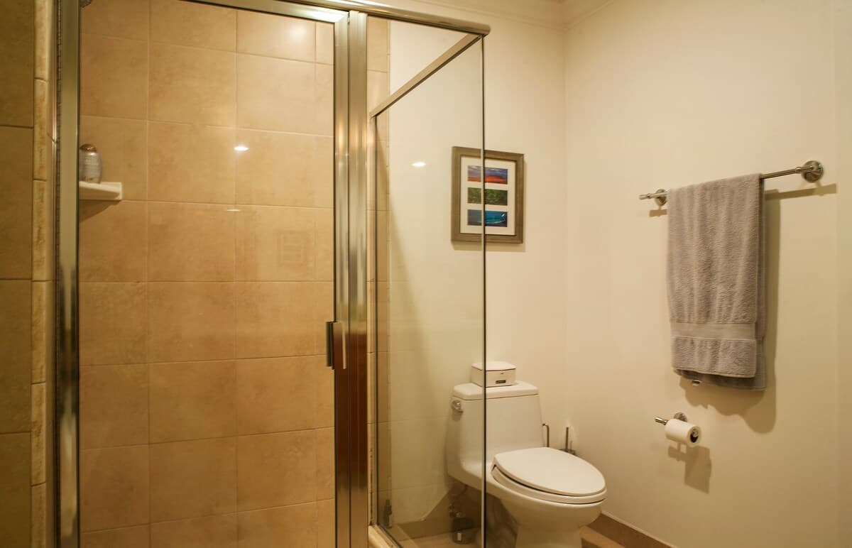 Elevator Opens Into FlatNob Hill 3BR, 2 Parking - Photo 38