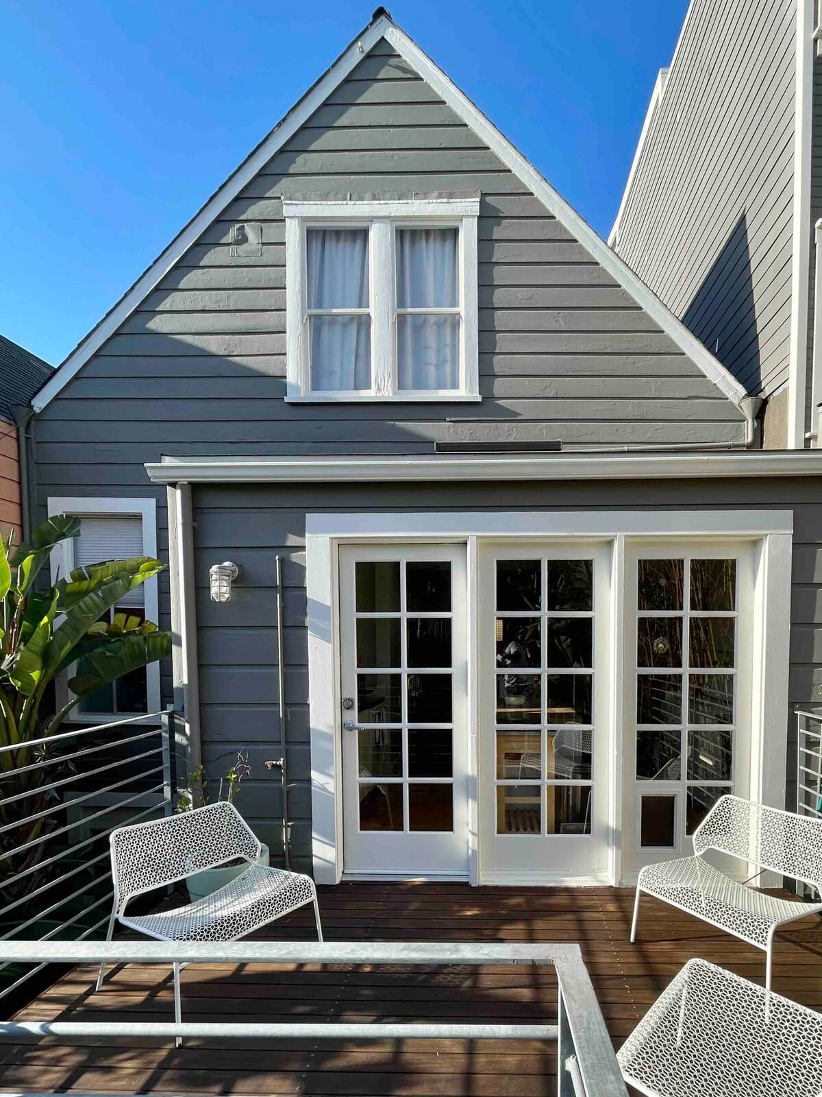 Sunny Victorian with Tropical Garden & Garage - Photo 27