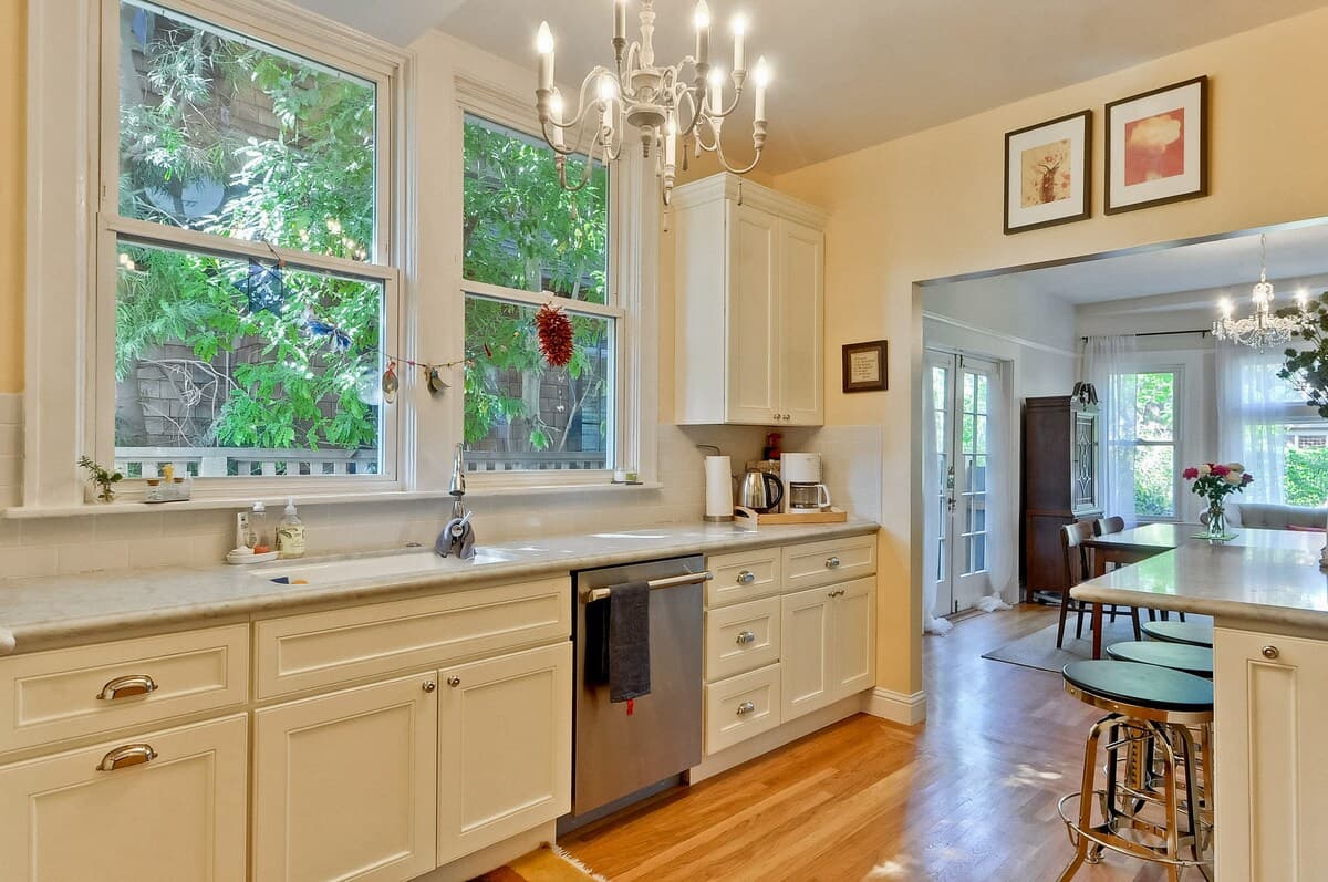 Historic Craftsman, Steps to Downtown Palo Alto - Photo 12