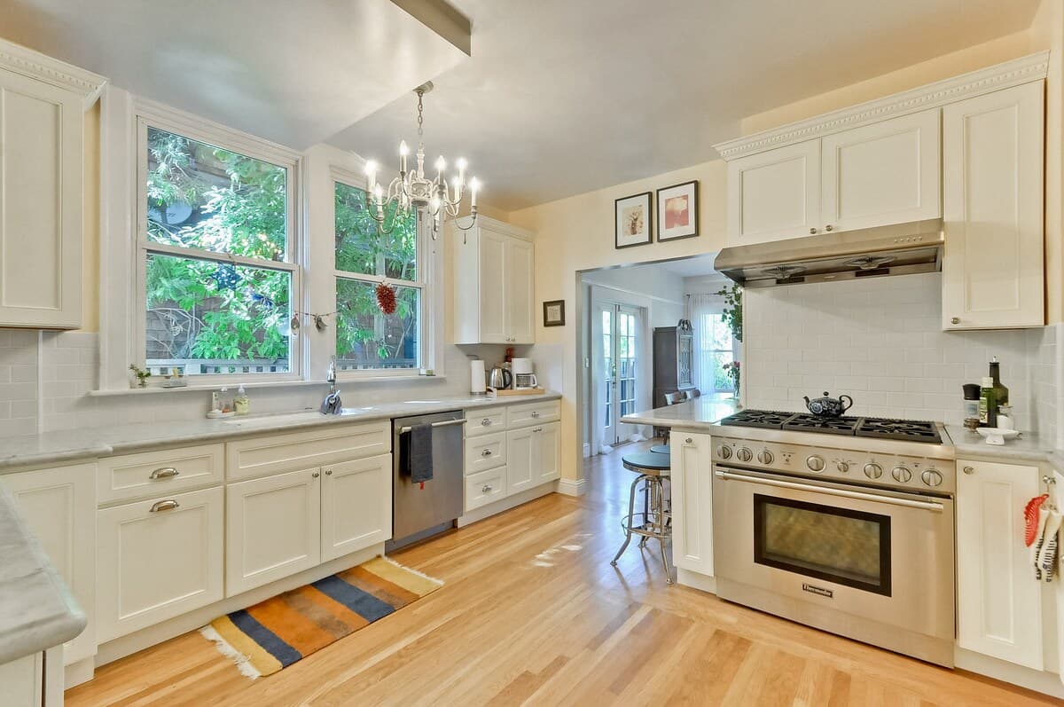 Historic Craftsman, Steps to Downtown Palo Alto - Photo 13