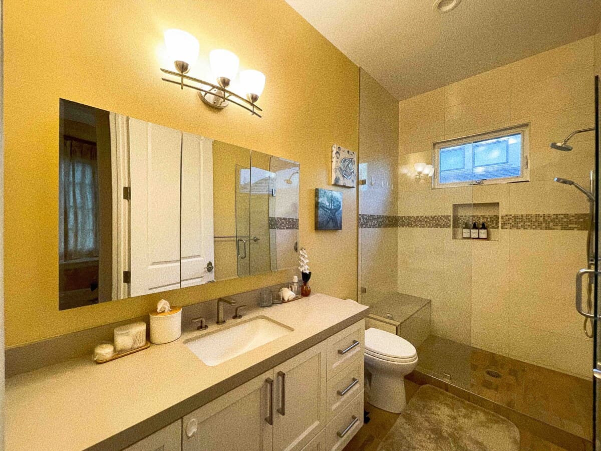 Home in Palo Alto · ★4.56 · 4 bedrooms · 4 beds · 2.5 baths - Image 45