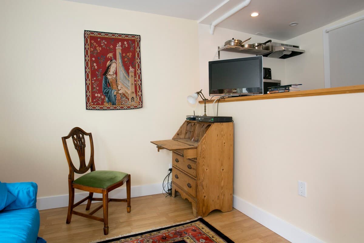 Russian Hill/ North Beach Garden Apartment - Photo 8