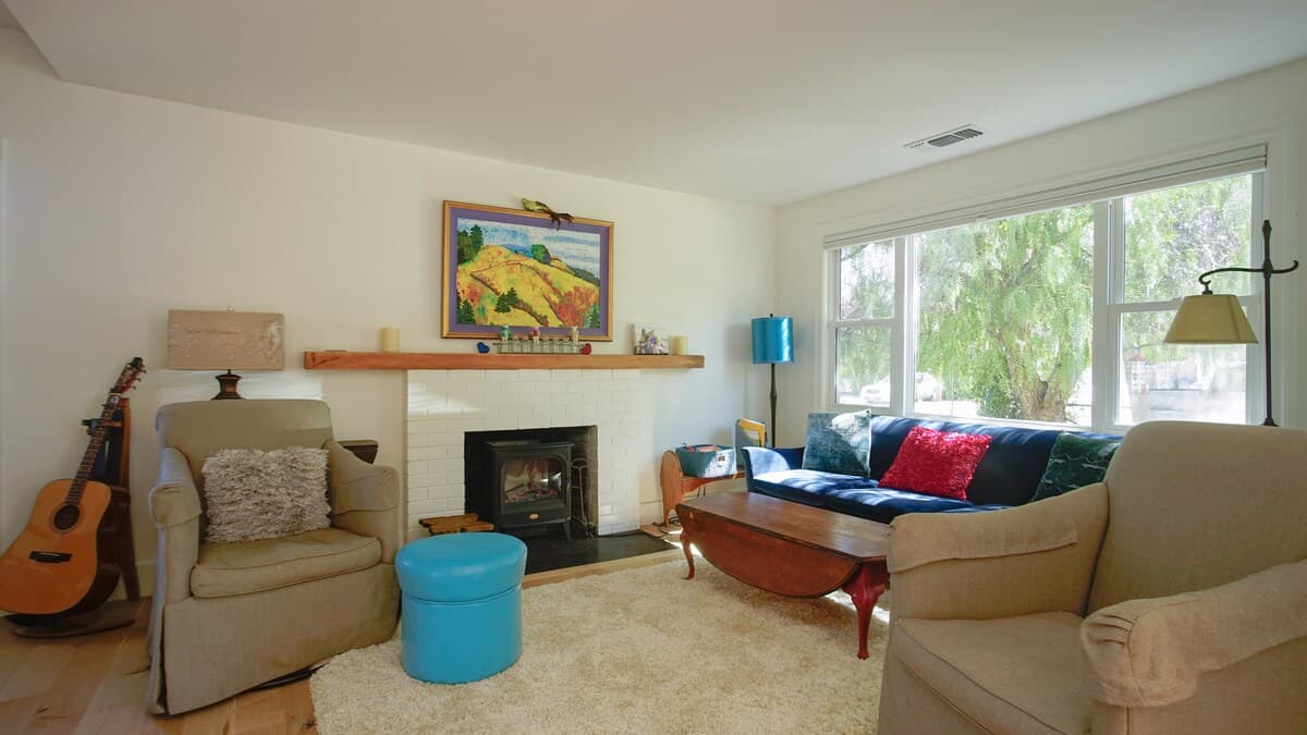 Home in Redwood City · ★4.94 · 2 bedrooms · 2 beds · 2 baths - Image 1