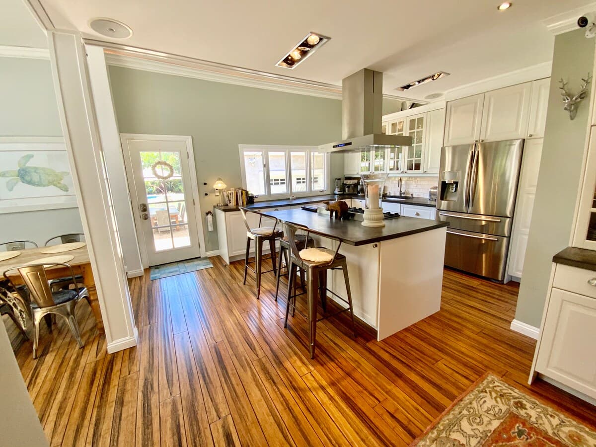 Home in Menlo Park · ★4.9 · 4 bedrooms · 7 beds · 2.5 baths - Image 10