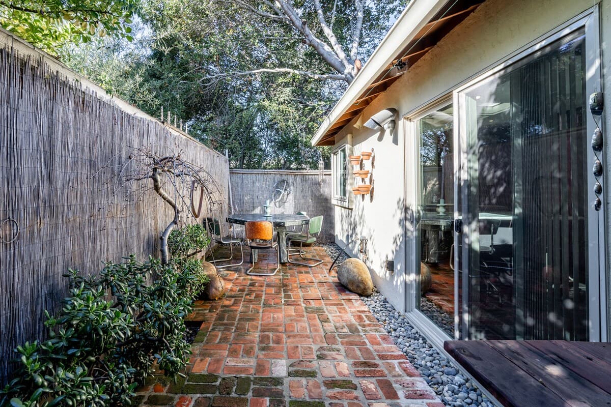 Guesthouse in Palo Alto · ★5.0 · 2 bedrooms · 2 beds · 1.5 baths - Image 17