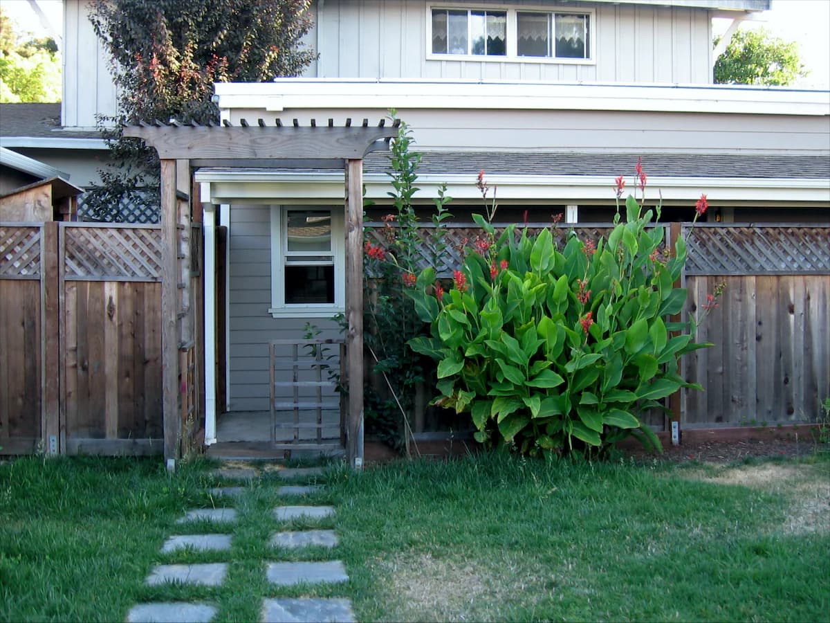 Guesthouse in Redwood City · ★4.84 · 1 bedroom · 1 bed · 1 bath - Image 14