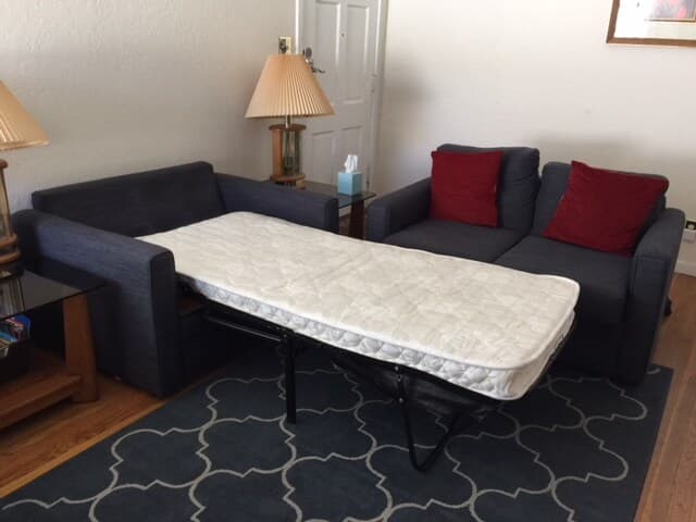 Home in Redwood City · ★4.85 · 3 bedrooms · 4 beds · 2 baths - Image 4