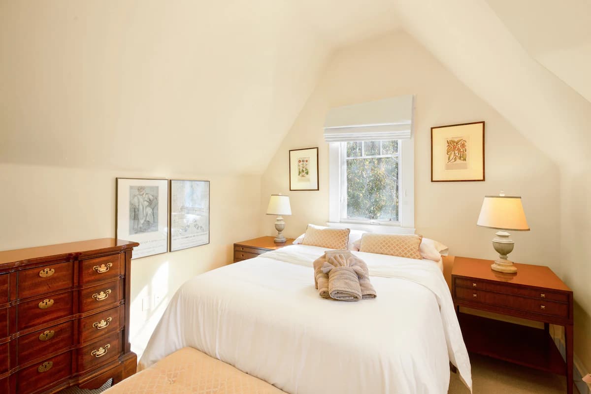 Tudor Gem Near Downtown Palo Alto & Stanford - Photo 26