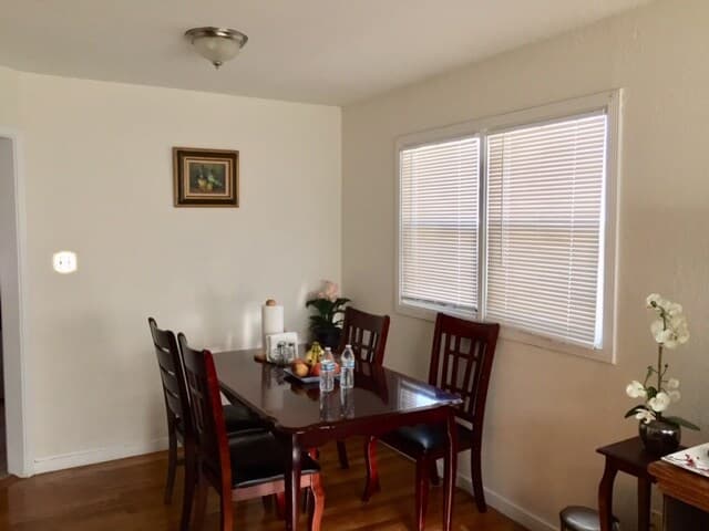 Home in Redwood City · ★4.85 · 3 bedrooms · 4 beds · 2 baths - Image 6
