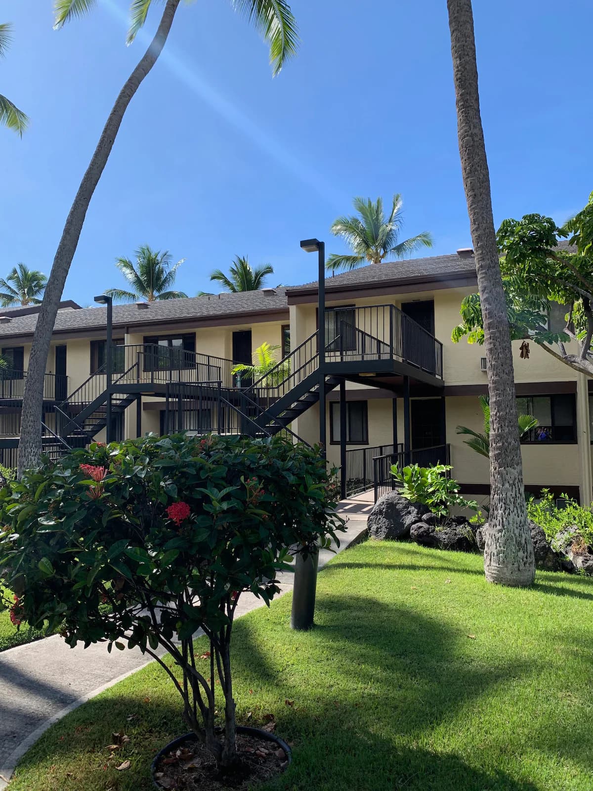 Condo in Kailua-Kona · ★4.96 · 3 bedrooms · 4 beds · 3 baths - Image 30