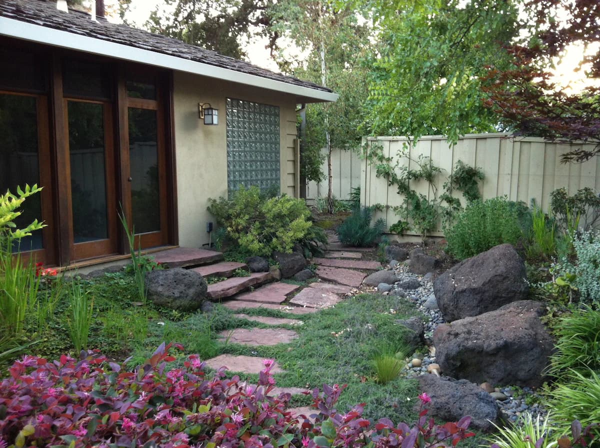 Home in Los Altos · ★4.36 · 5 bedrooms · 5 beds · 3.5 baths - Image 33