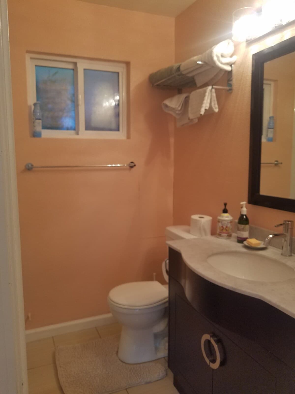 Home in East Palo Alto · ★4.82 · Studio · 1 bed · 1 bath - Image 19