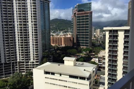 Condo in Honolulu · ★4.64 · Studio · 1 bed · 1 private bath - Image 15