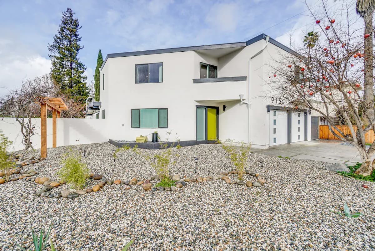 Home in Palo Alto · ★4.96 · 5 bedrooms · 7 beds · 4.5 baths - Image 53