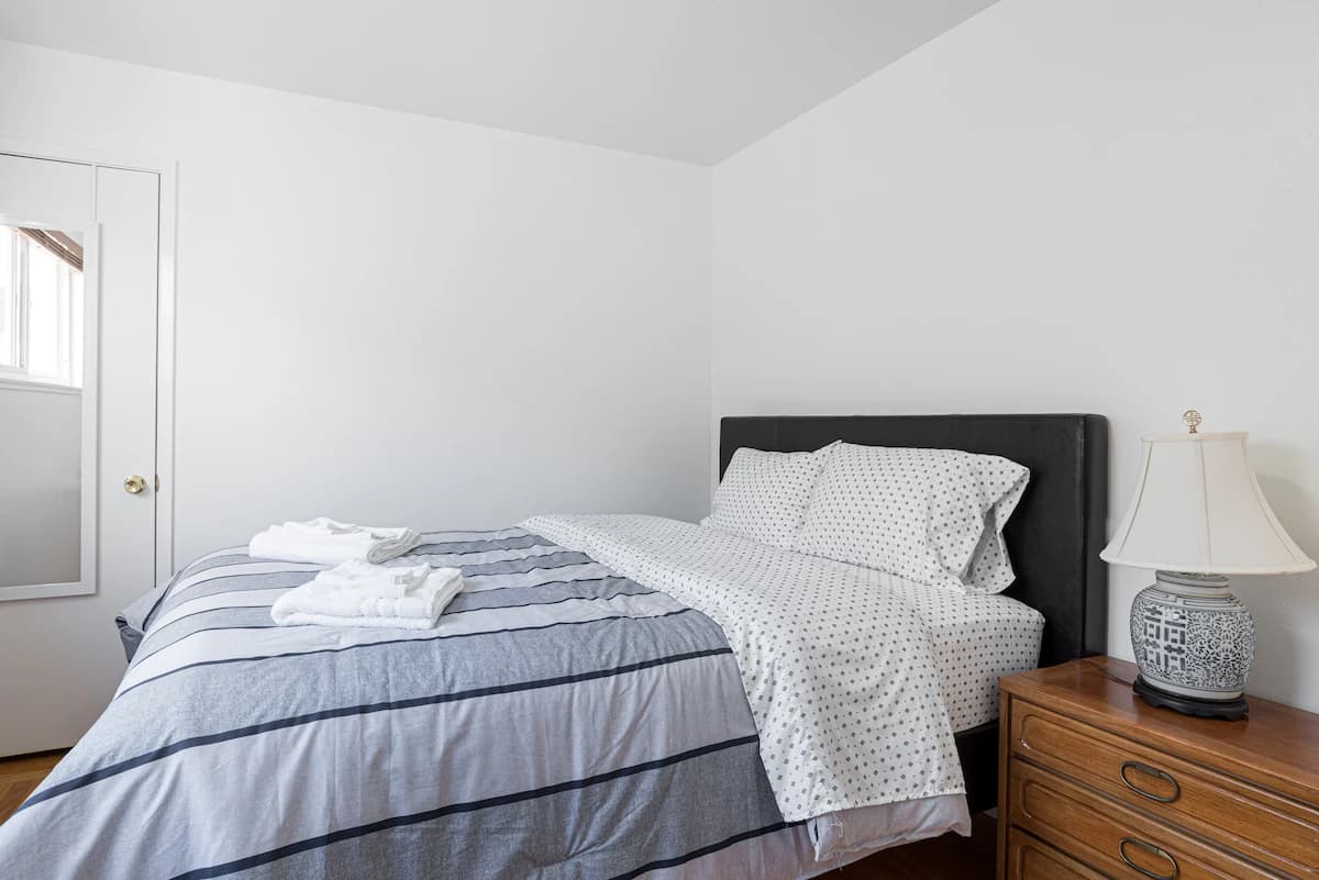 Home in Daly City · ★4.93 · 3 bedrooms · 4 beds · 2 baths - Image 32