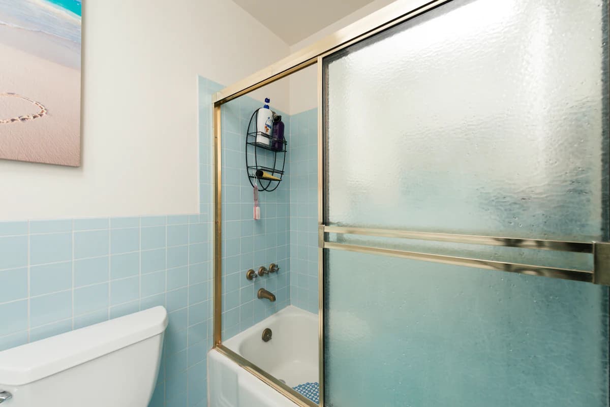 Home in Daly City · ★4.86 · 3 bedrooms · 5 beds · 2 baths - Image 27