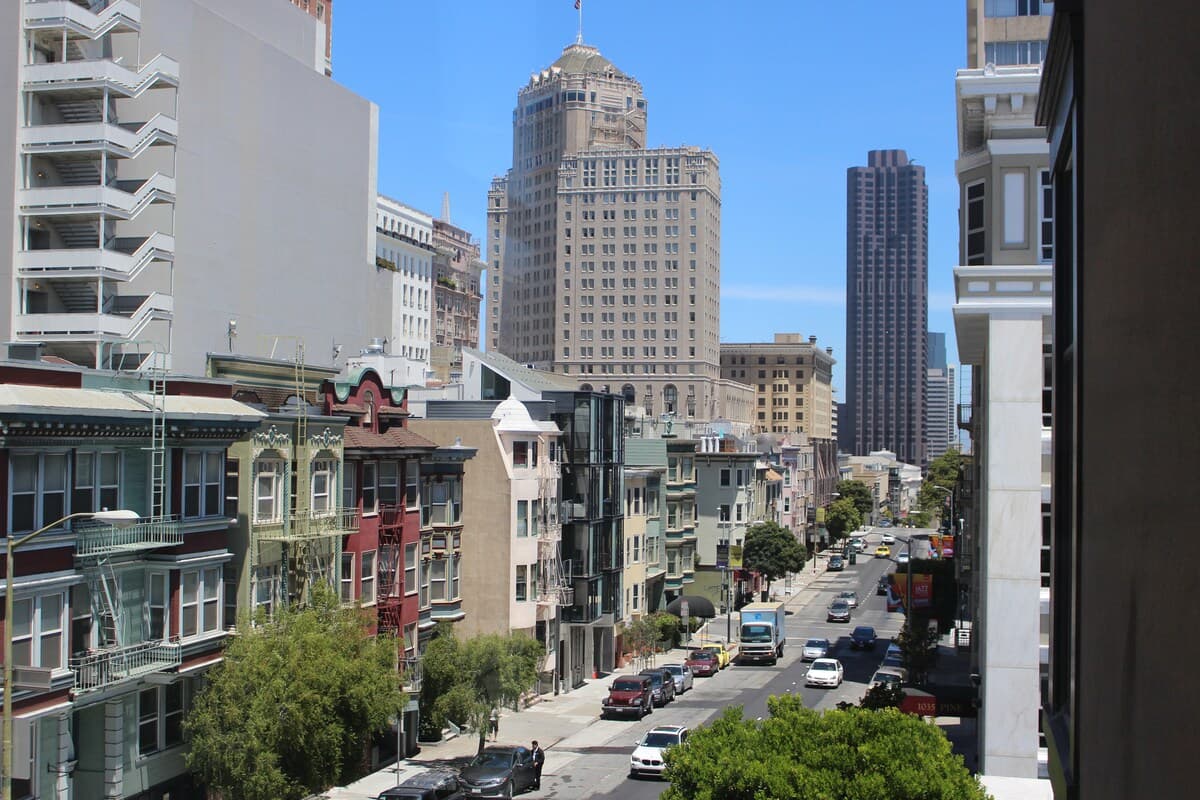 Elevator Opens Into FlatNob Hill 3BR, 2 Parking - Photo 45